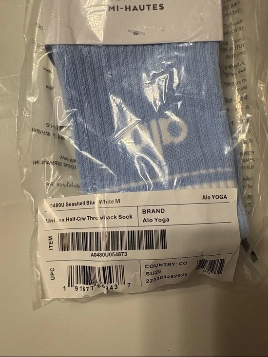 ALO Yoga Unisex Half-Crew Socks - Picture 2 of 4
